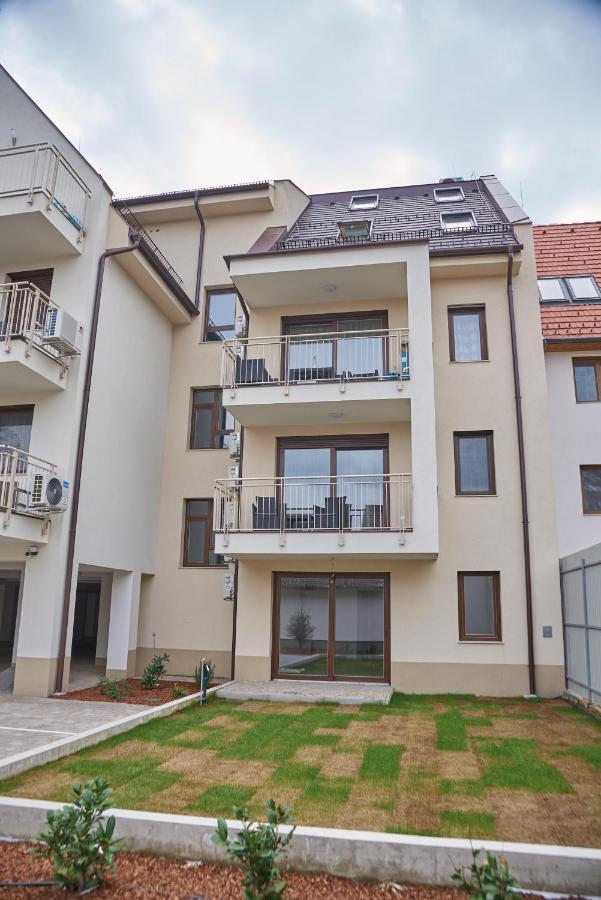Sunlight Red Szeged Apartamento Exterior foto